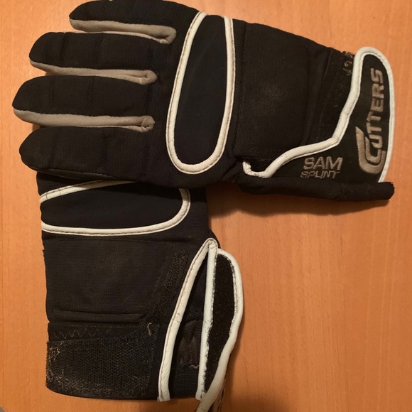 Football Cleats  lightly used and good as new - Picture 3 of 4